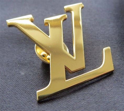 Louis Vuitton Women's pins & brooches .